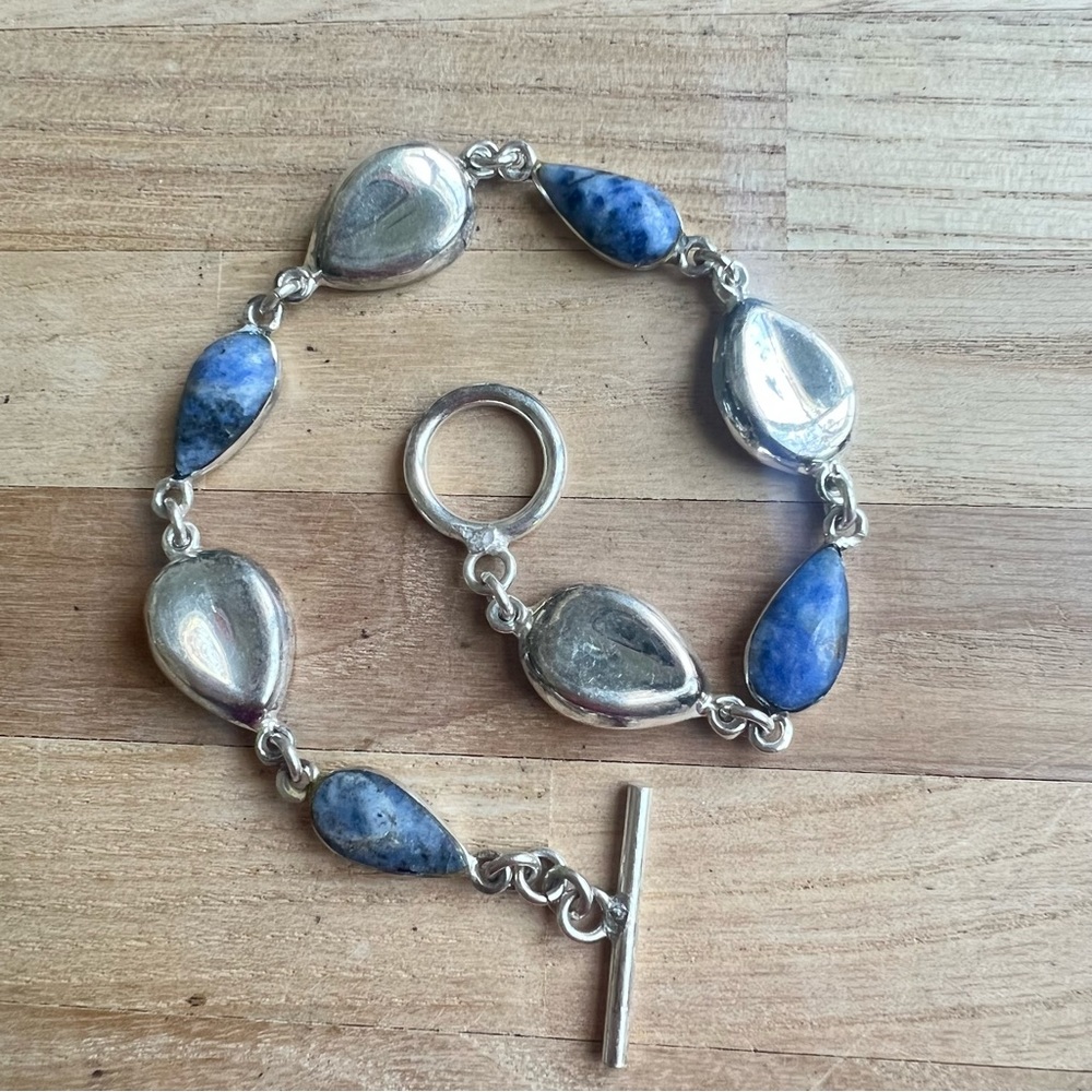 Vintage 925 Sterling silver linked bracelet silver teardrop blue stone